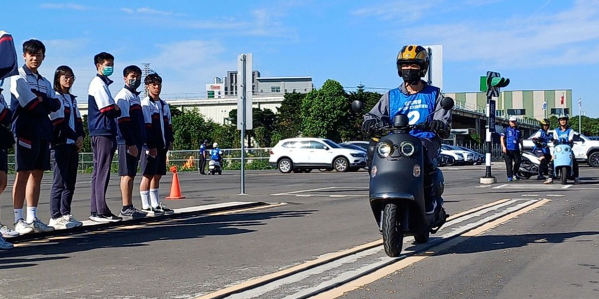 山葉機車安全駕駛文教基金會：校園安駕術科直線平衡騎乘教學